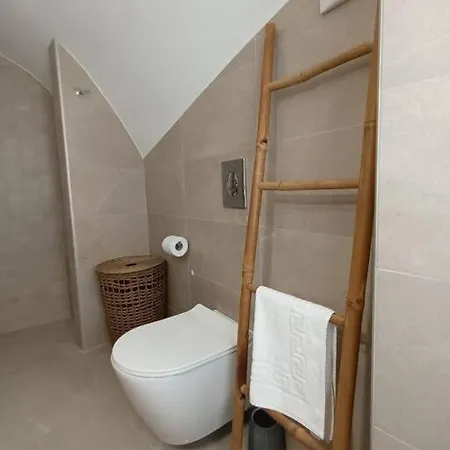 Tsolakis Luxury House 2 아파트 Leonídion